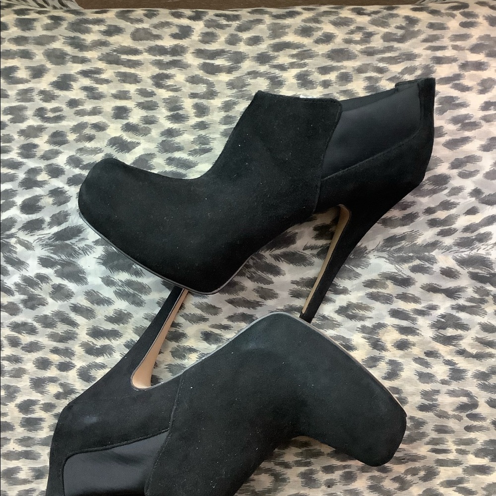 Jessica Simpson Booties - Picture 10 of 12